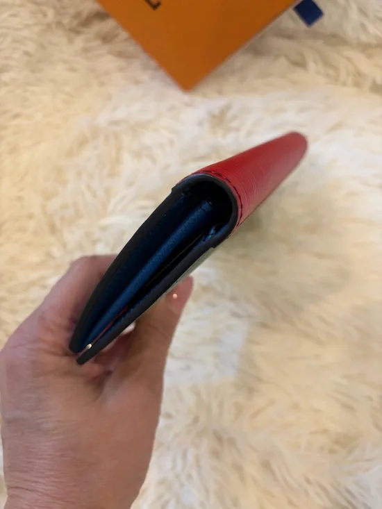 LOUIS VUITTON EPI LEATHER BIFOLD WALLET - Picture 4 of 7